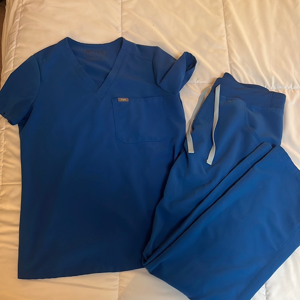 FIGS Royal Blue Set